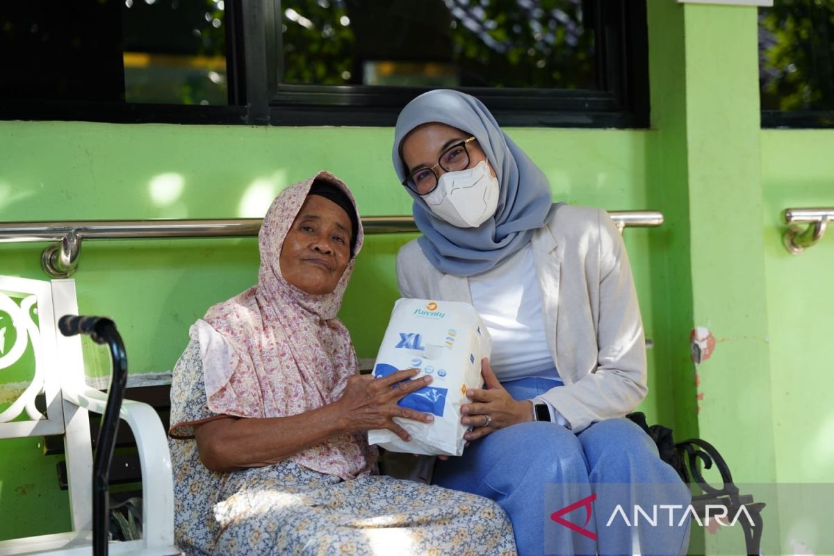 Peringati Hari Ibu, Parenty donasikan popok lembut berstruktur 3D ke 30 Panti Jompo