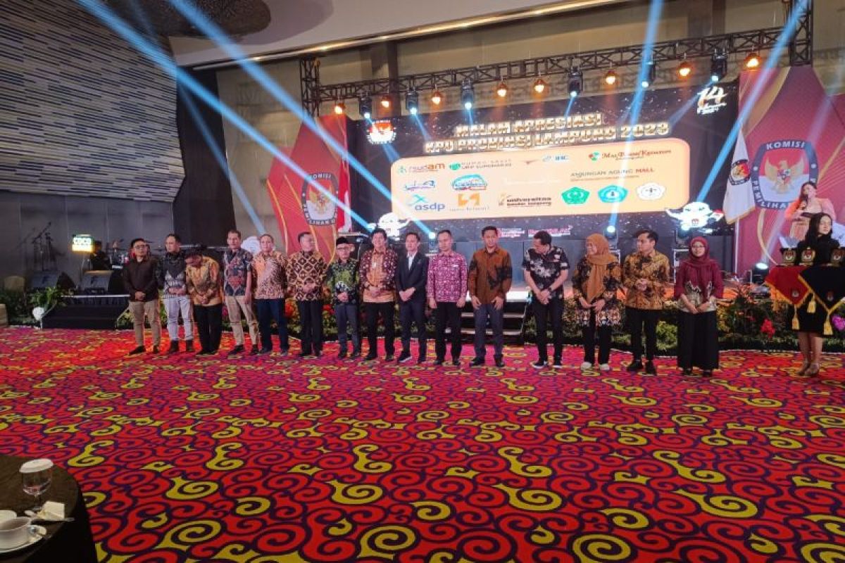 UML terima penghargaan dari KPU Provinsi Lampung