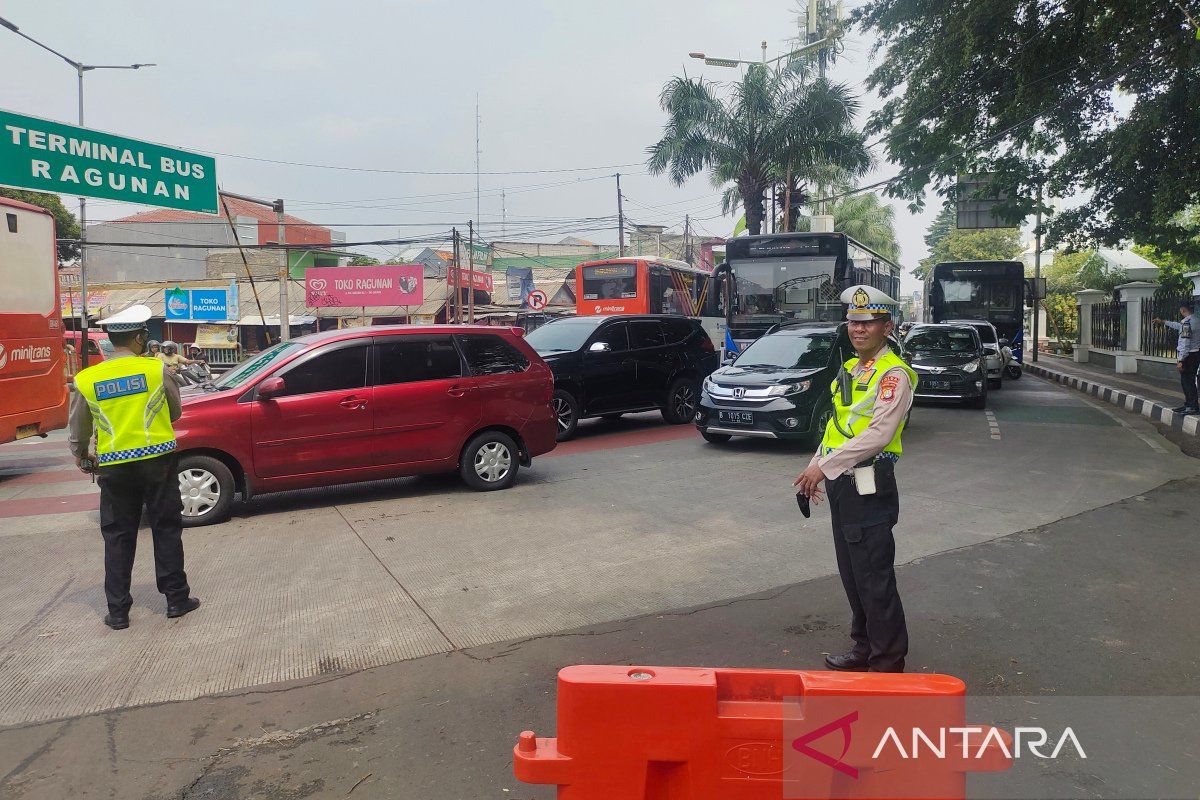 Sebanyak 998 personel gabungan amankan tahun baru di Jakarta Selatan