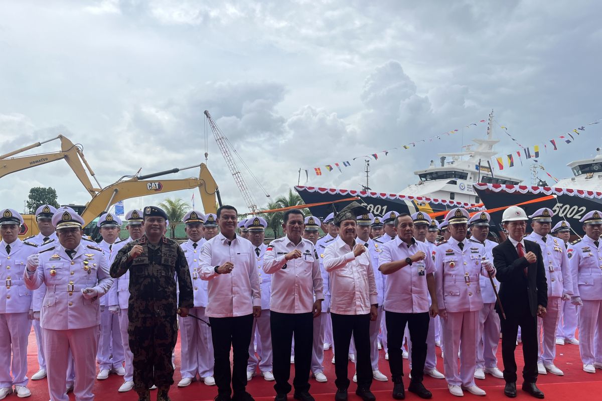 Menteri KP resmikan 2 kapal pengawas kelautan di Batam