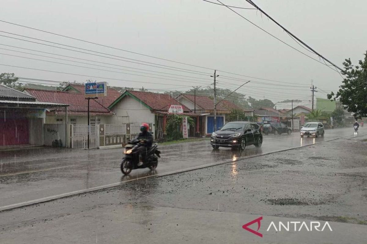 Wilayah Jateng berpotensi hujan pada malam pergantian tahun