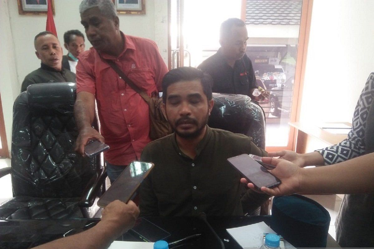 Pejabat DPRD Maluku belum tahu terkait pencopotan Direktur RSUD Haulussy