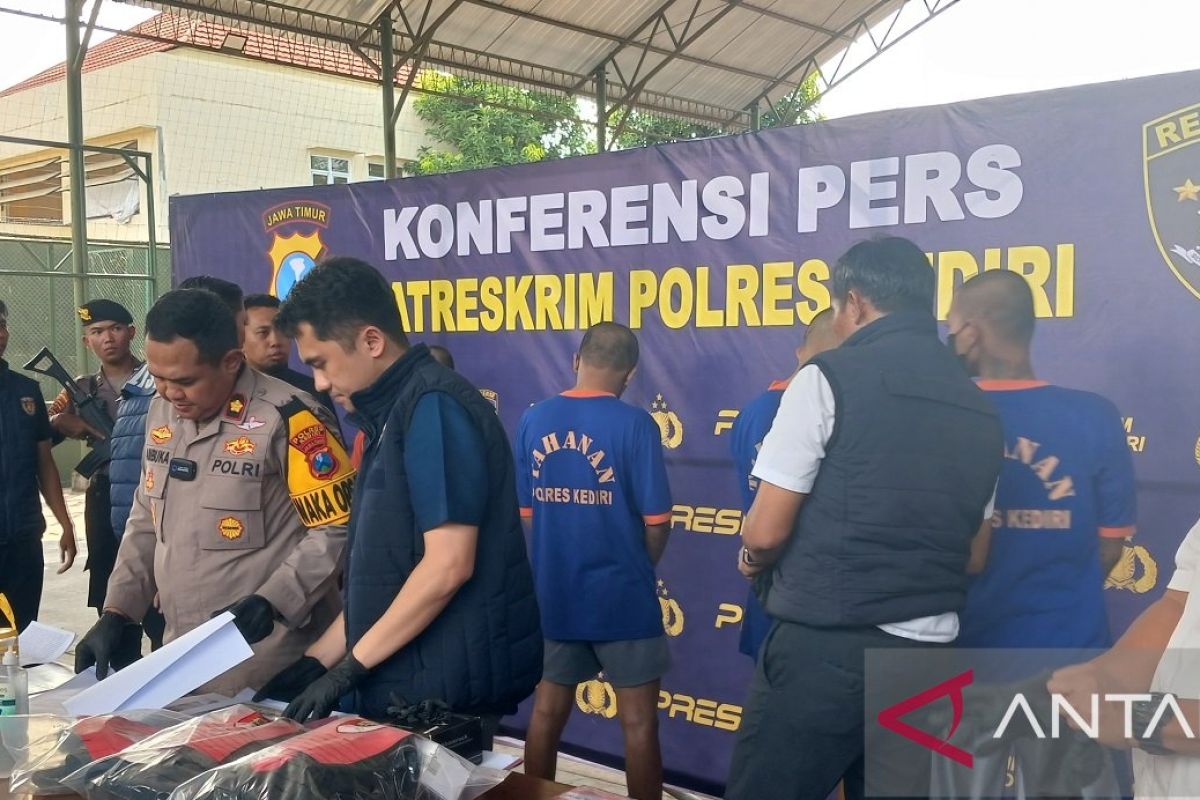 Polisi Kediri tangkap pelaku pembunuhan remaja di bawah umur