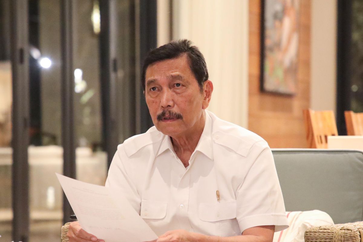 Menko Luhut sebut RI ambil alih ruang udara Natuna dari Singapura