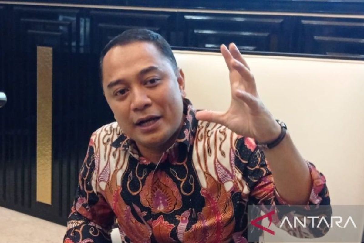 Wali Kota Surabaya minta camat perketat pengawasan malam Tahun Baru