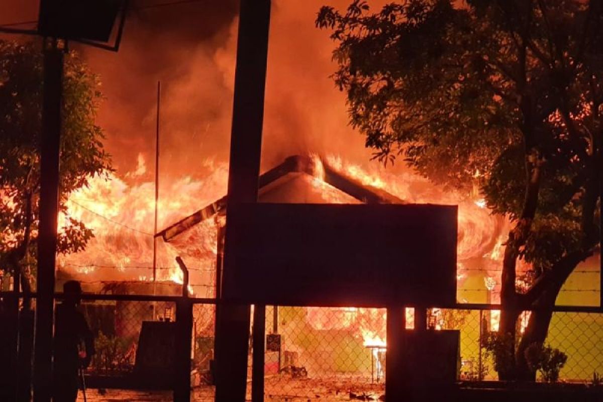Polres Jayapura selidiki kasus pembakaran ruko di asrama Korem 172/PWY Waena