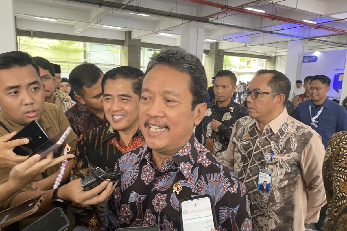 Menteri Trenggono bagi-bagi ikan gratis jelang libur tahun baru