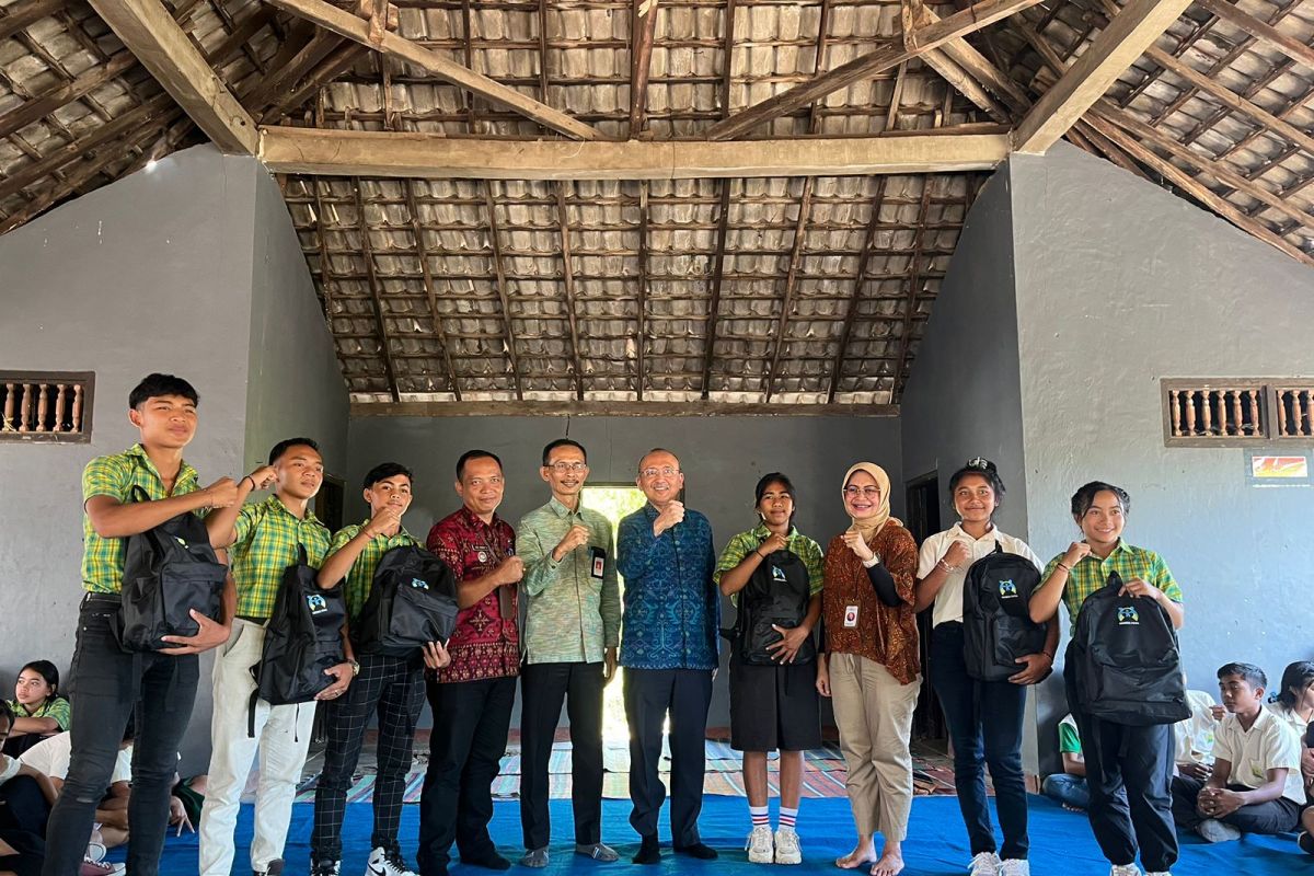 Banyak anak putus sekolah, pemerintah beri bantuan untuk Desa Ban Bali