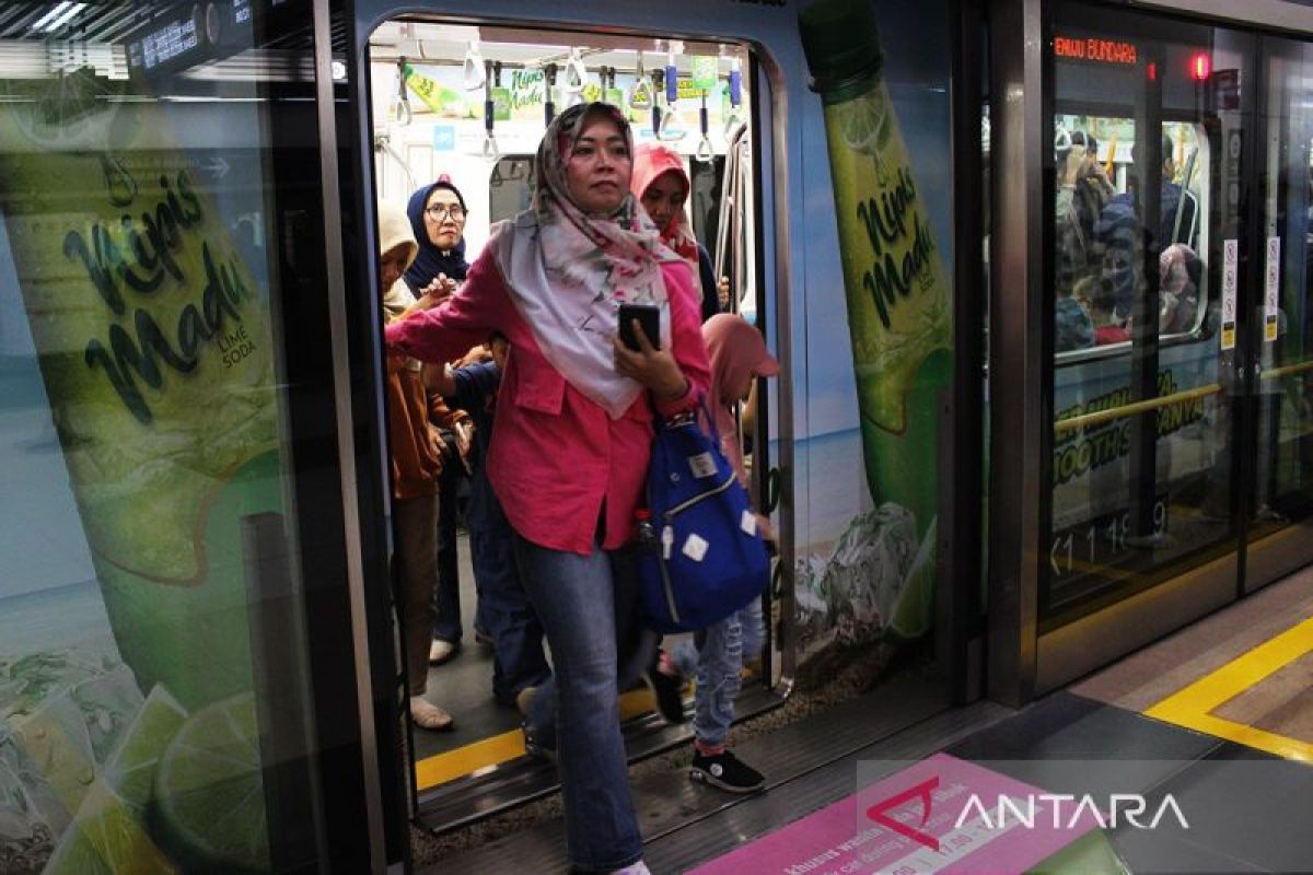 MRT Jakarta beroperasi hingga pukul 02.00 WIB saat malam tahun baru
