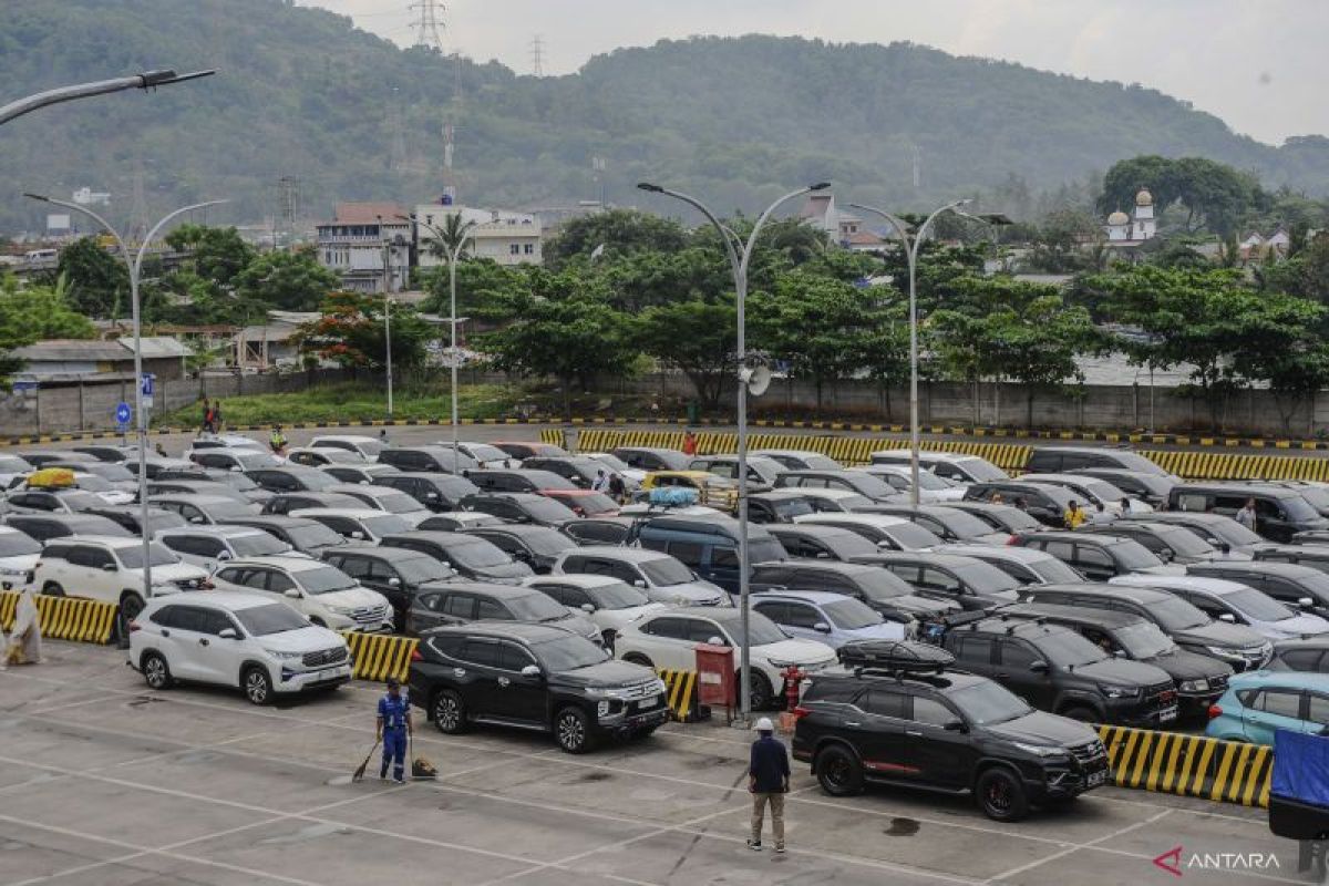 Dalam 24 jam, 6.363 kendaraan menyeberang ke Bakauheni