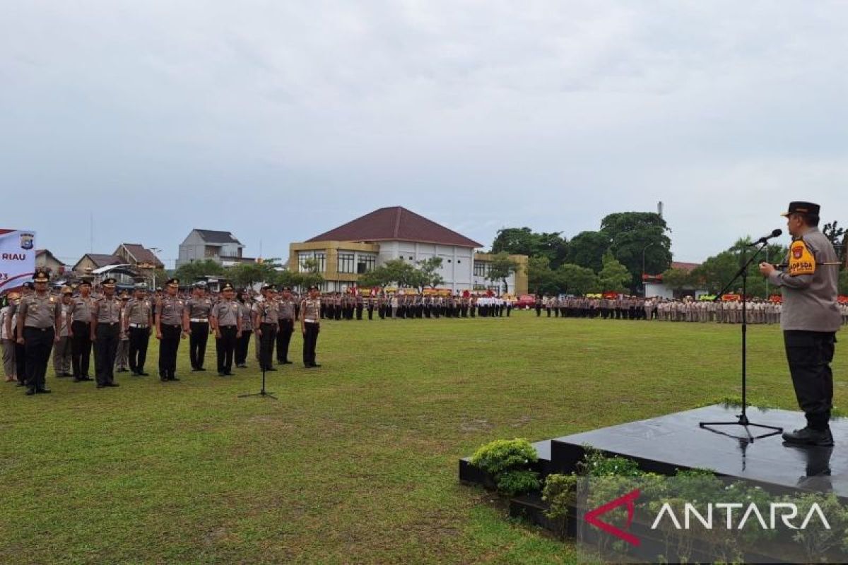 Selamat, 808 personel Polda Riau naik pangkat