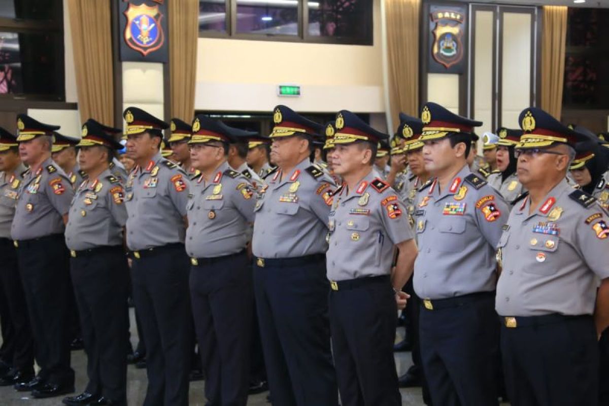 Kapolri Listyo Sigit pimpin upacara kenaikan pangkat 22 perwira tinggi
