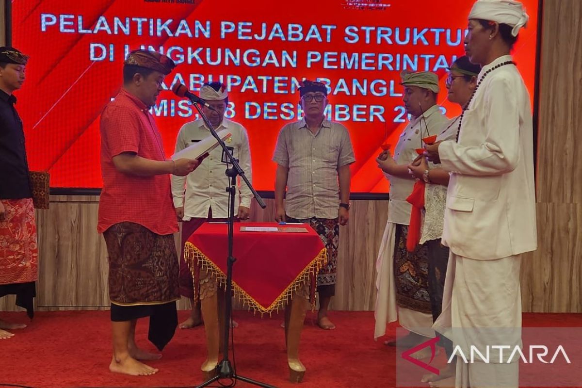 Bupati Bangli lantik 74 pejabat struktural untuk penyegaran