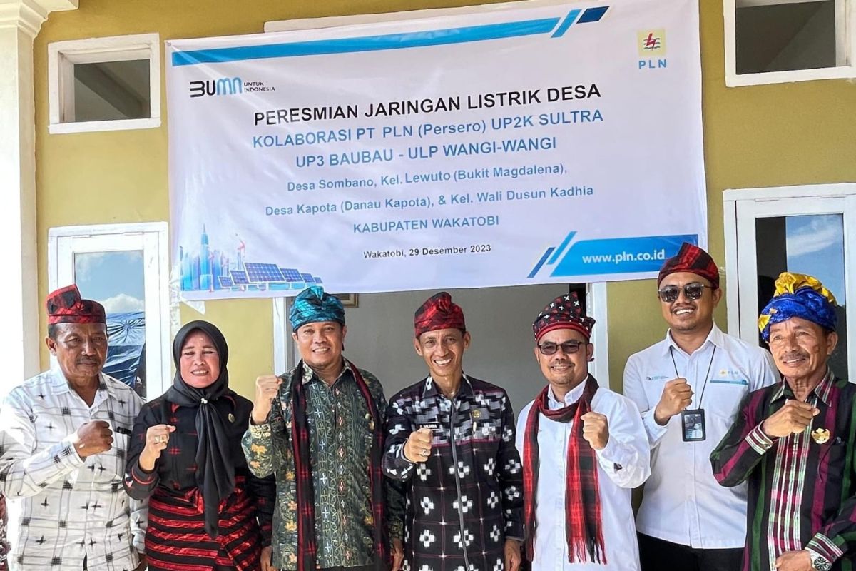 Ratusan keluarga mulai menikmati listrik PLN di Wakatobi