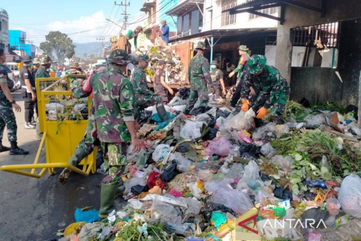 DLH Rejang Lebong minta warga lakukan pemilahan sampah