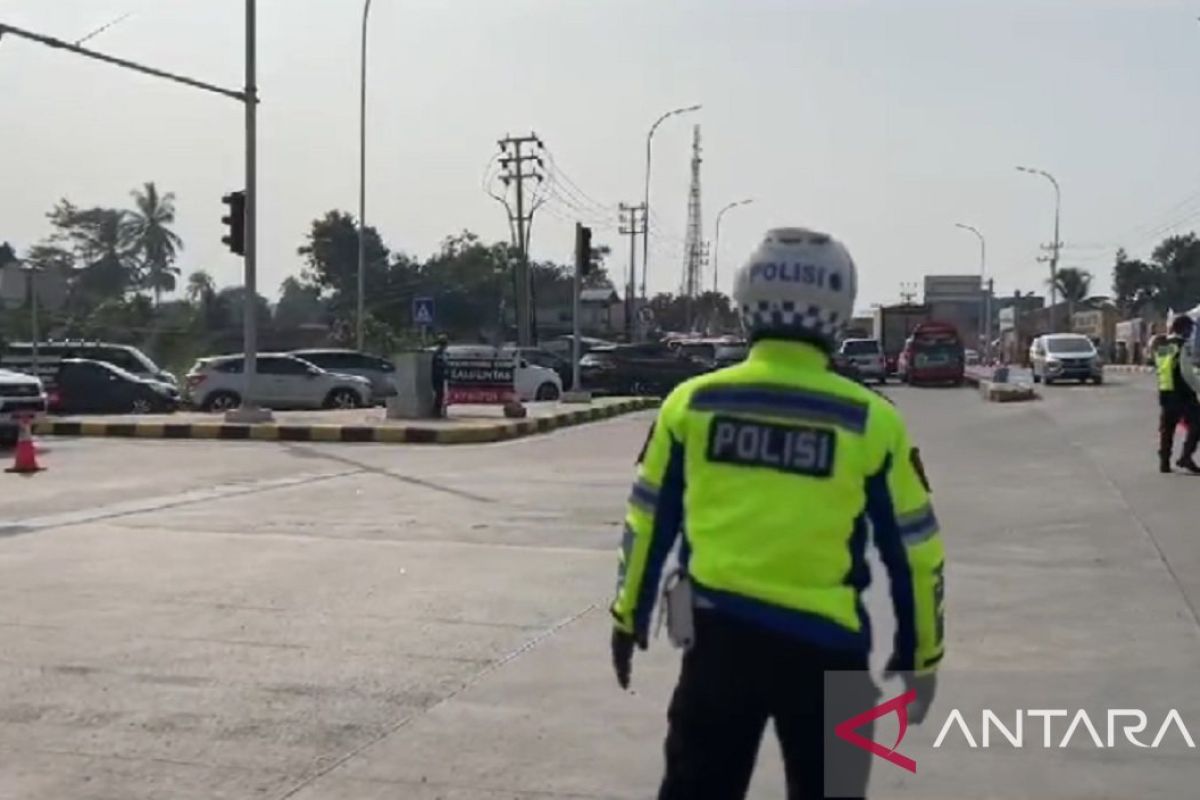 Kepadatan kendaraan terjadi di ruas jalur Bogor menuju Sukabumi sejak Sabtu siang