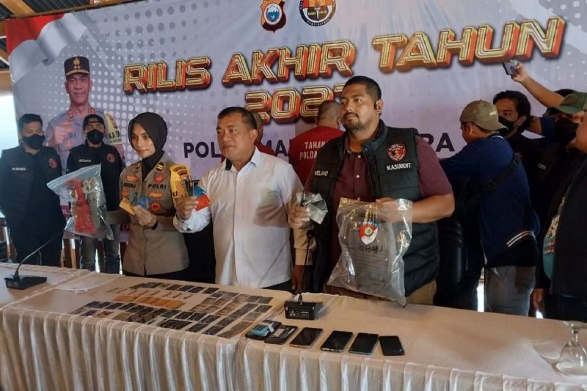 Polda Maluku Utara tangkap dua pelaku asal Jakarta pencatut nama Kapolres Haltim