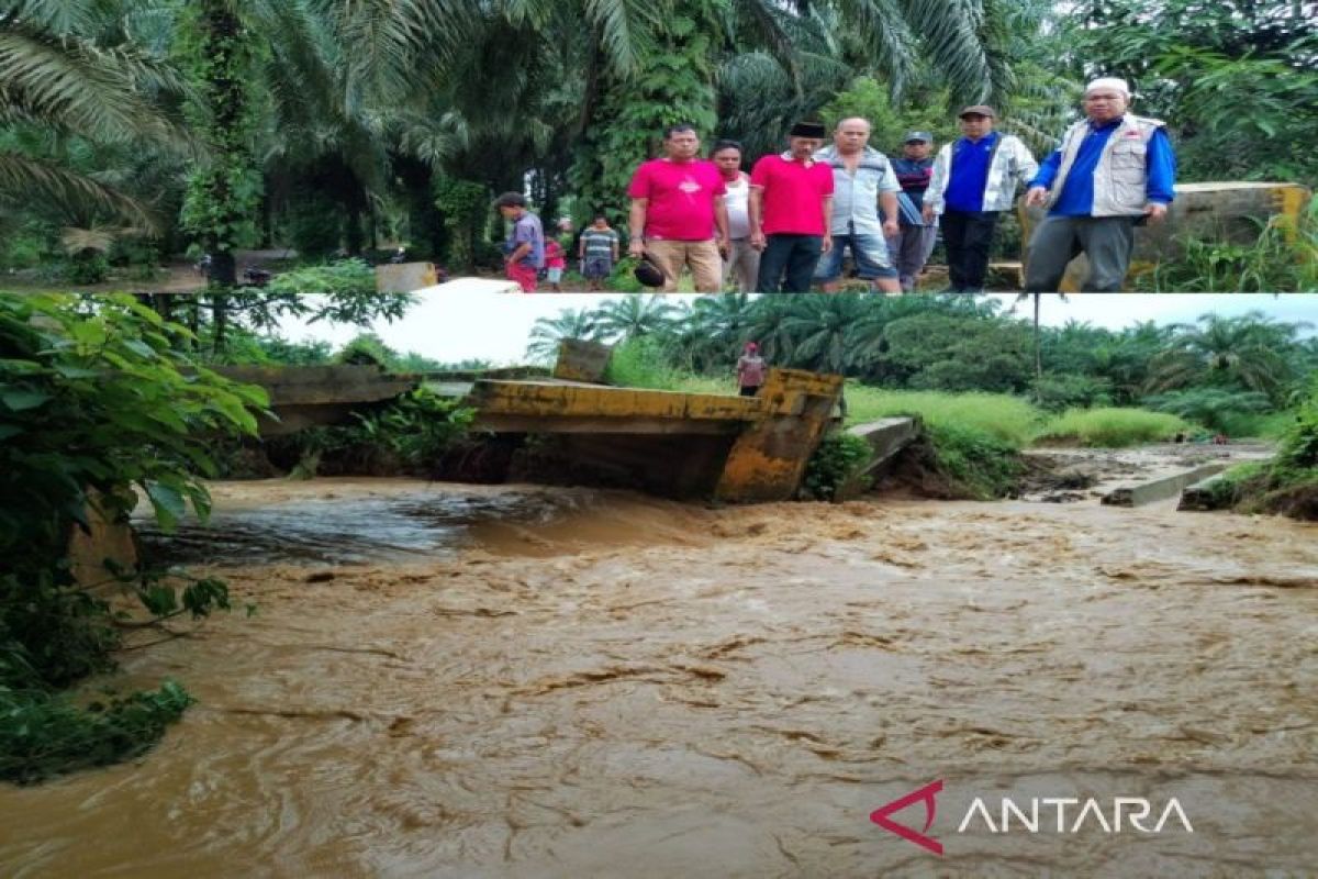 Nyaris putus, jembatan kembali jadi sasaran arus deras sungai di Palas