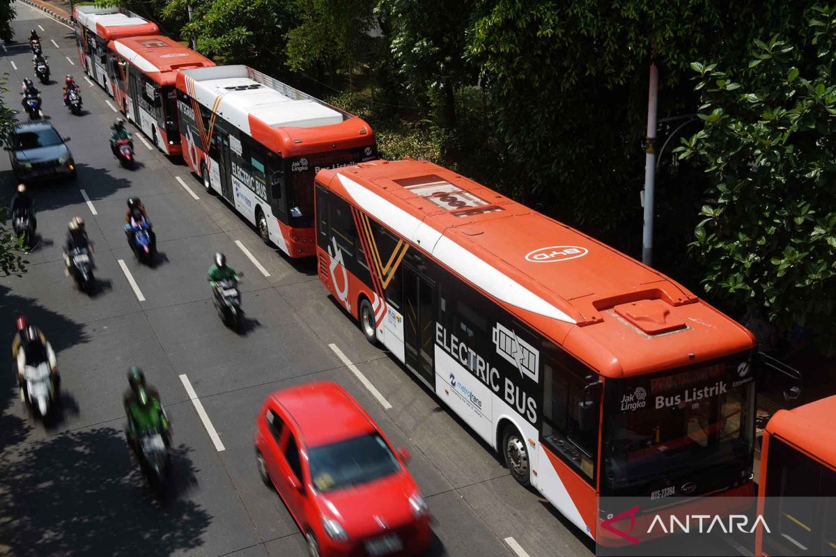 280 juta orang naik TransJakarta pada 2023