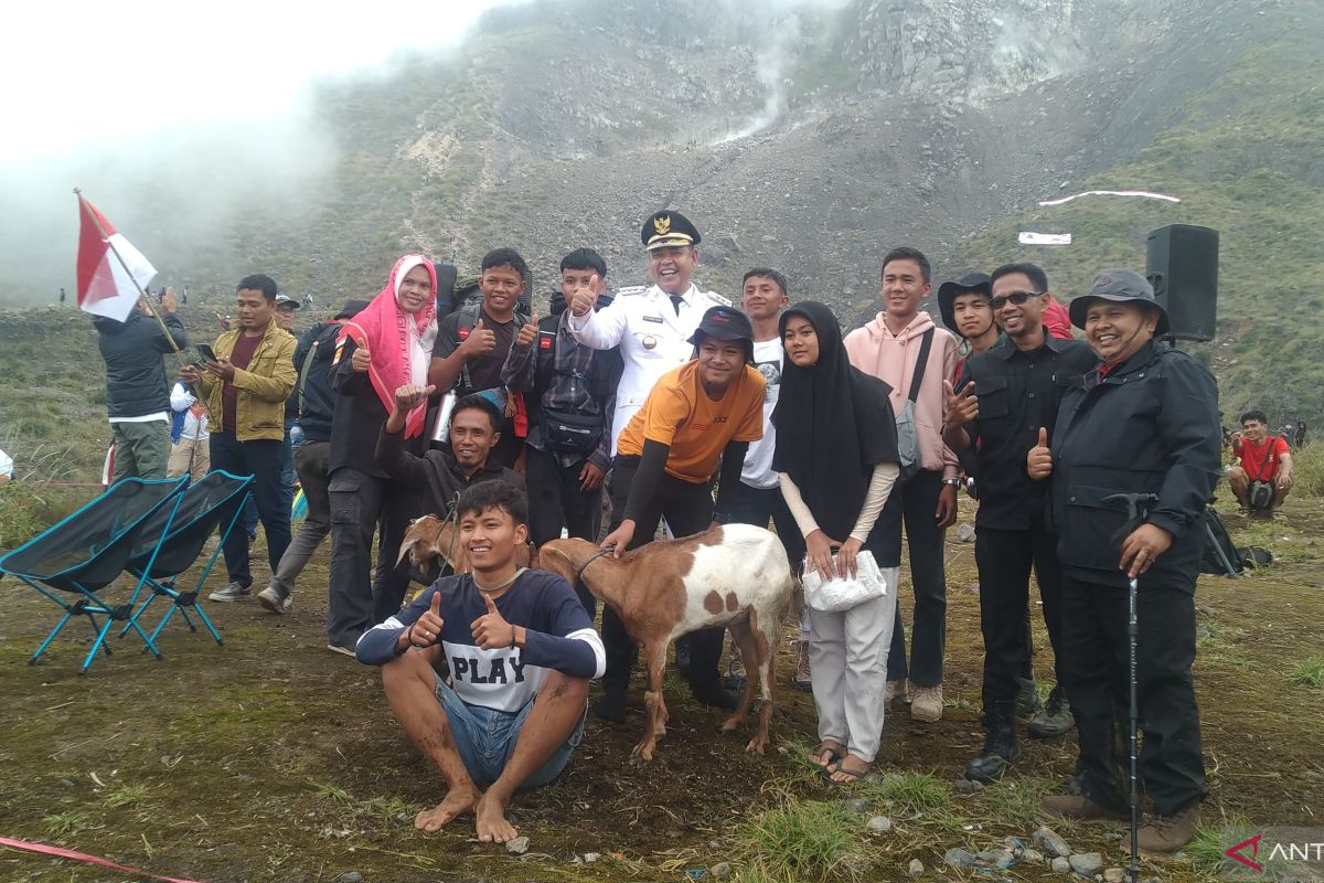 Bupati Solok imbau para pendaki Gunung Talang tetap waspada