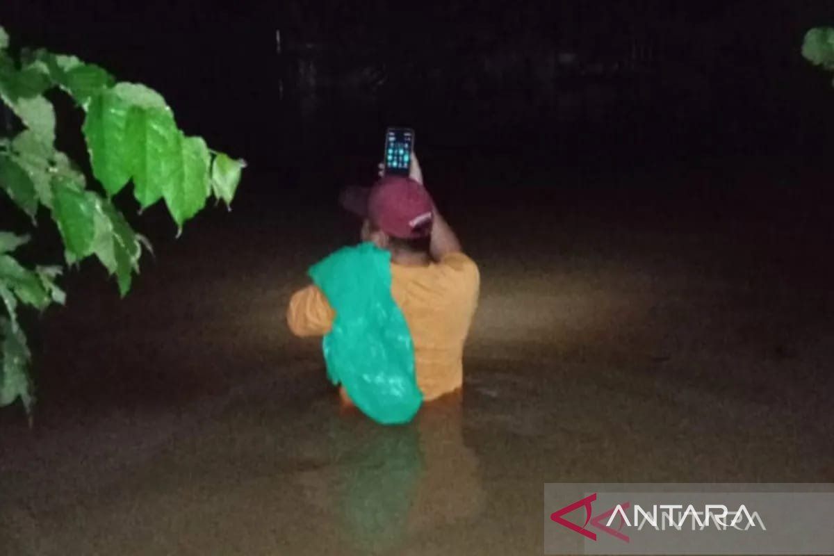 Banjir dan longsor terjang Kabupaten Solok Selatan