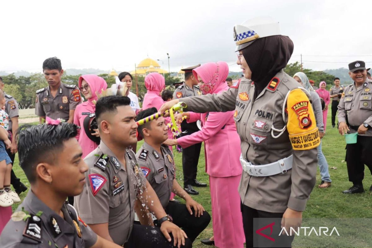 48 Perwira dan Bintara Polres Gorontalo Utara naik pangkat