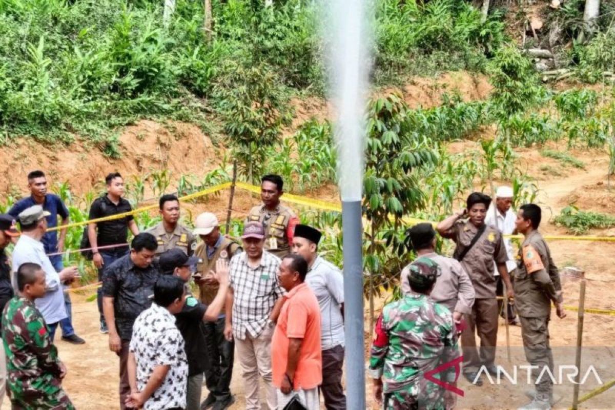 Pj Bupati Pamekasan: Air semburan bor Kadur tak aman dikunsumsi