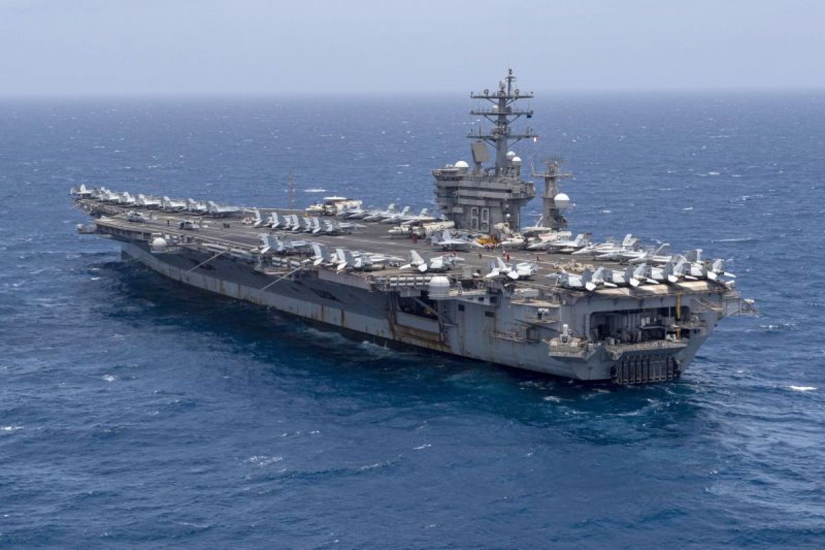 10 laskar Houthi tewas setelah kapal mereka ditenggelamkan Angkatan Laut AS