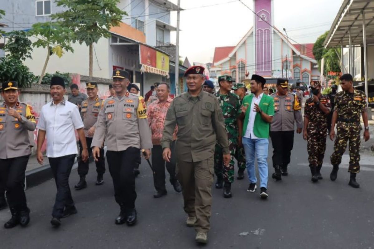 Jajaran Forkompimda pantau malam  pergantian tahun di Ternate