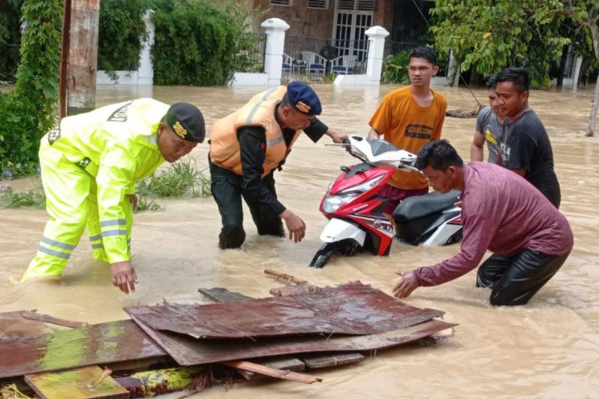Banjir rendam ratusan rumah warga di Kerinci dan Sungai Penuh Jambi