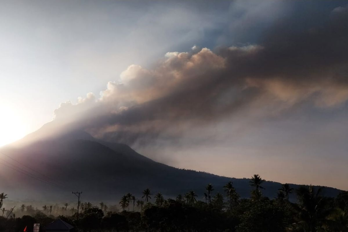 PVMBG ingatkan masyarakat potensi bahaya erupsi Gunung Lewotobi di Flores Timur