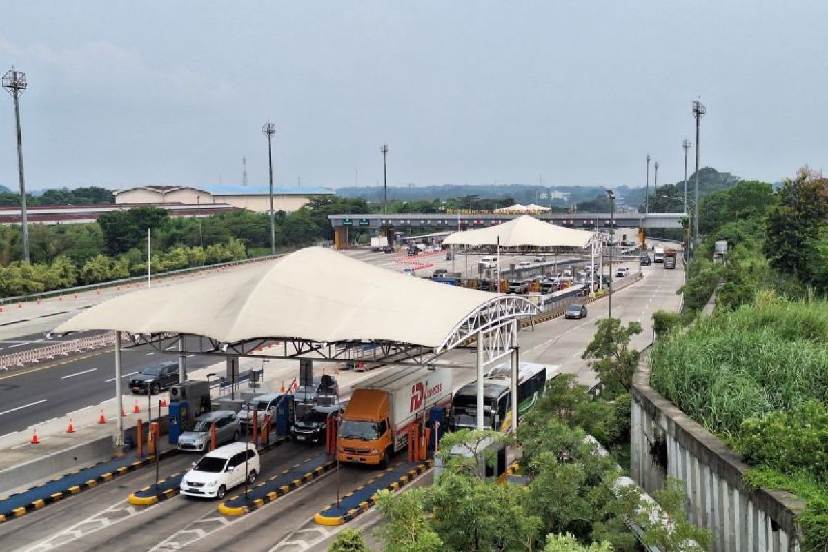 19.239 kendaraan kembali ke Jakarta melalui GT Cikatama