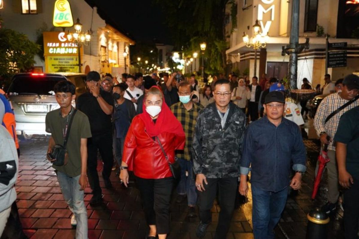 Wali Kota Semarang keliling pantau perayaan tahun baru 2024