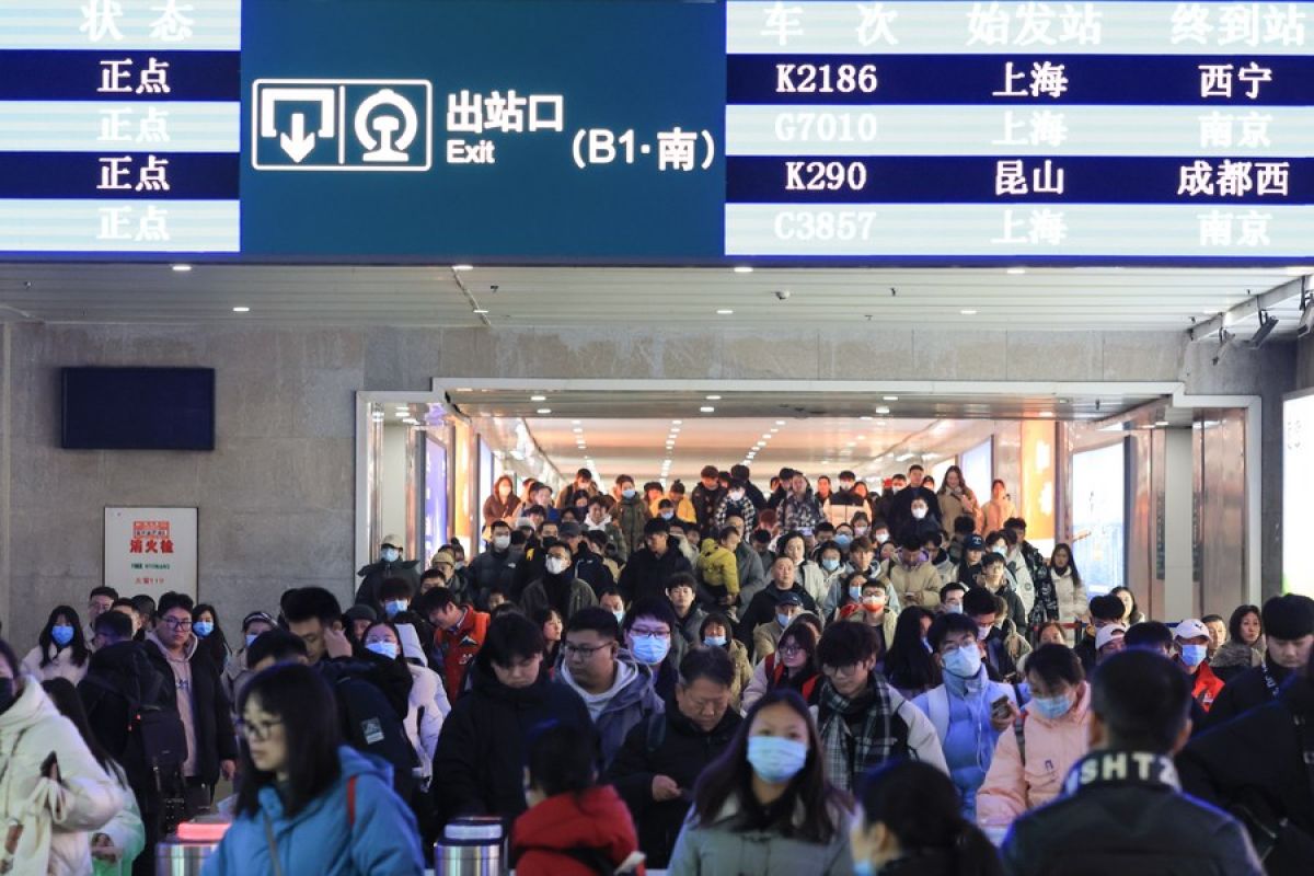 Lalu lintas penumpang China melonjak selama liburan Tahun Baru 2024