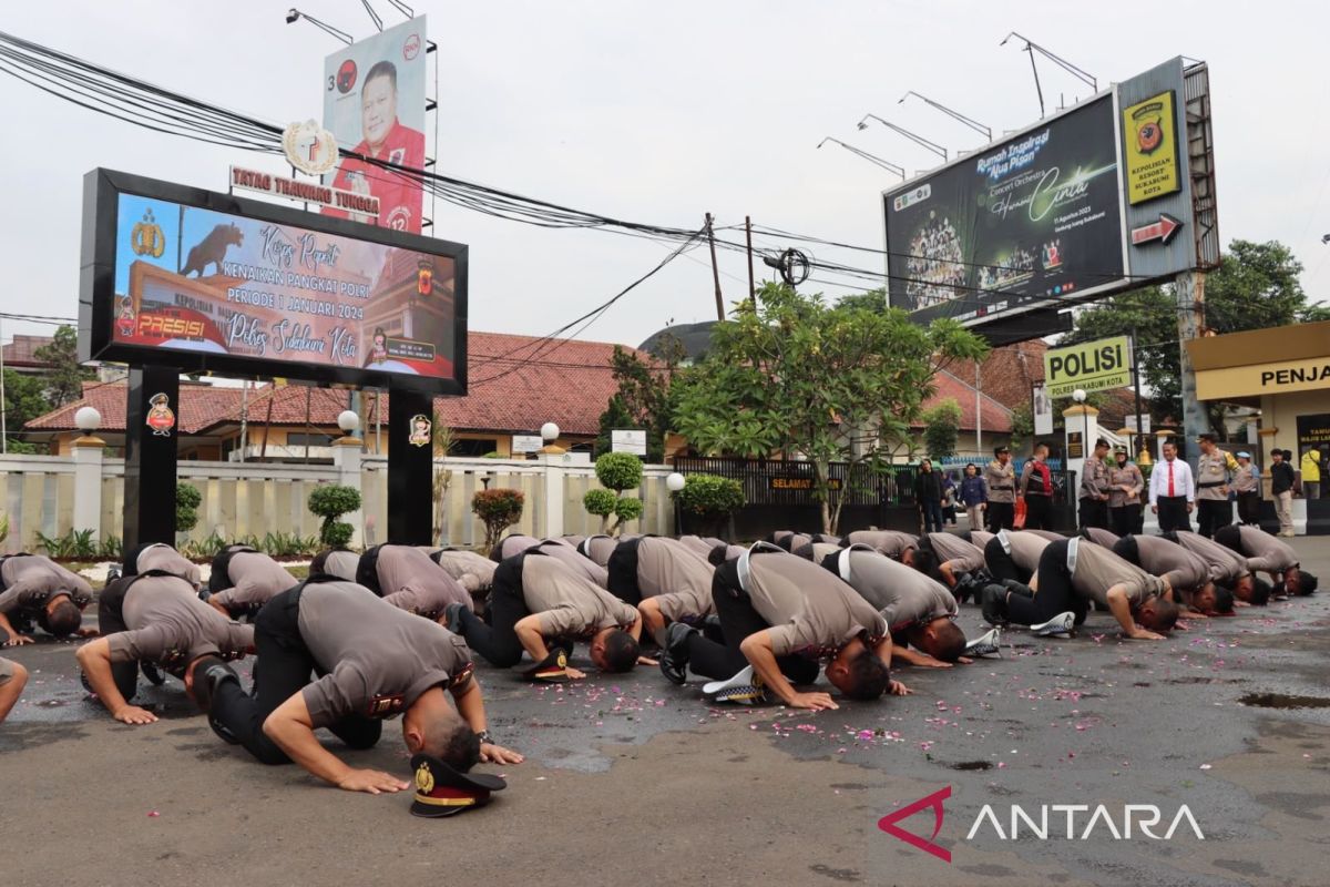 Puluhan personel Polres Sukabumi Kota naik pangkat atas kinerja baiknya