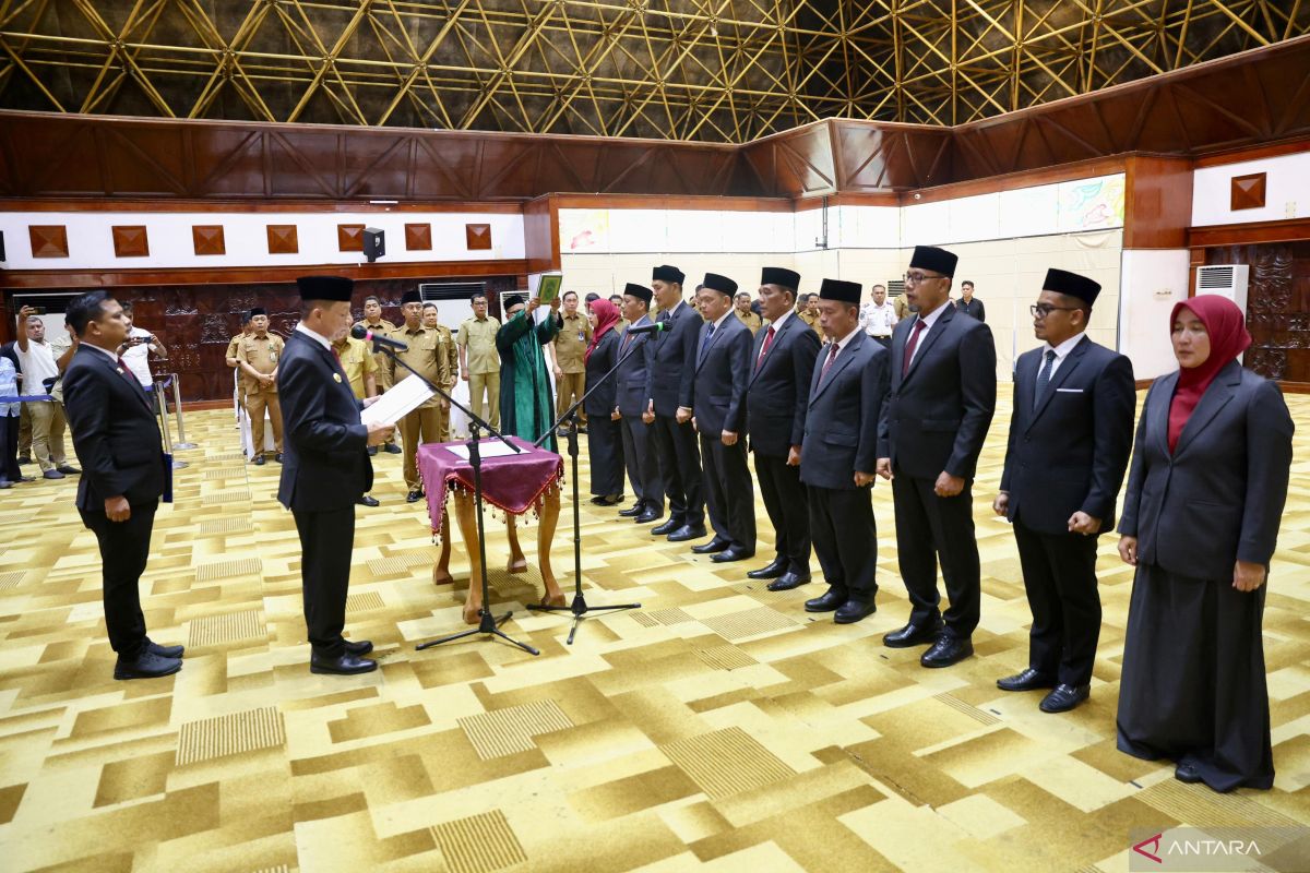 Pj Gubernur Aceh lantik sembilan pejabat eselon II, ini nama-namanya