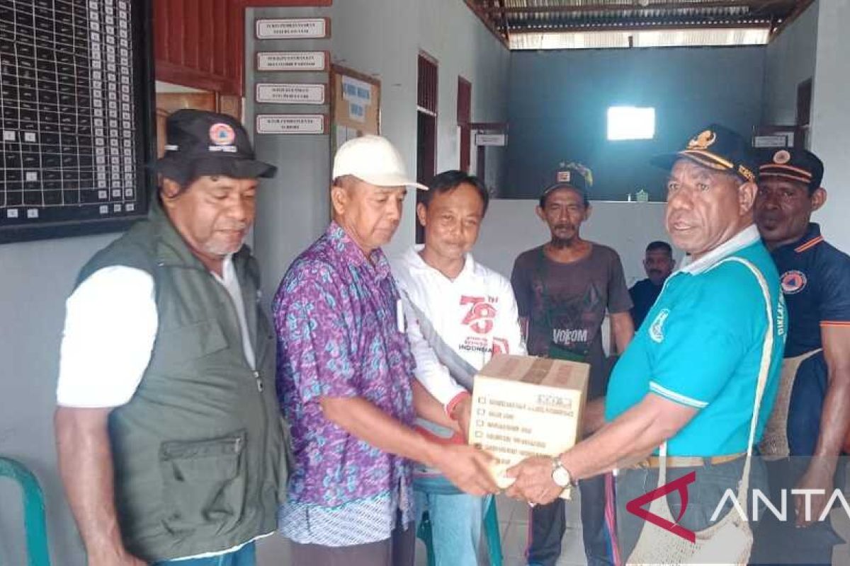 Pemkab Jayapura salurkan bantuan bahan makanan pengungsi Besum