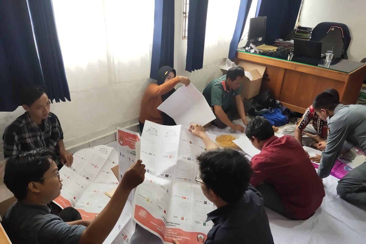 KPU Palangka Raya libatkan 90 orang pelipat surat suara pemilu