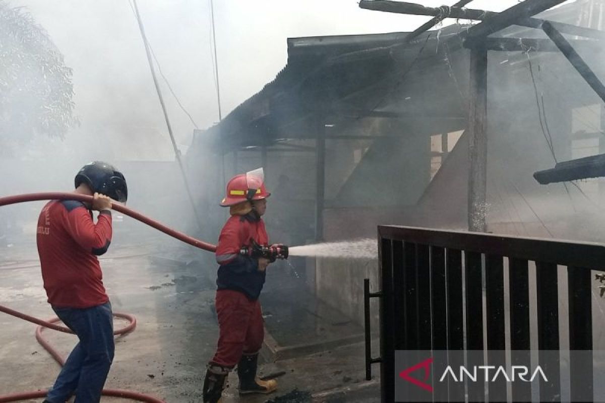 Damkar: Enam bedengan di Bengkulu hangus terbakar