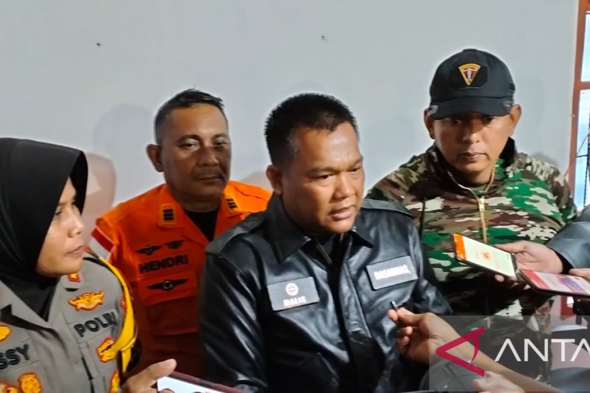 SAR Padang masih cari korban tertimbun longsor di Solok Selatan