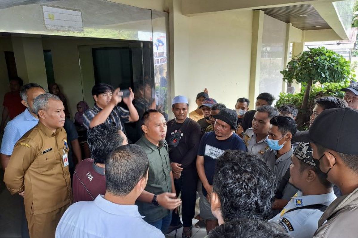 Pemkab-DPRD HST bahas pengesahan Raperda pajak dan retribusi