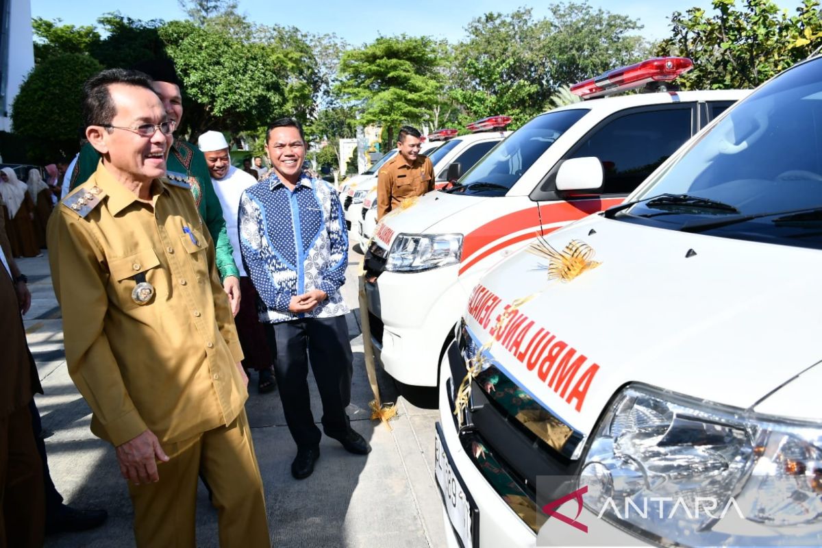 Pemkot Banda Aceh beri bantuan lima mobil jenazah bagi masjid