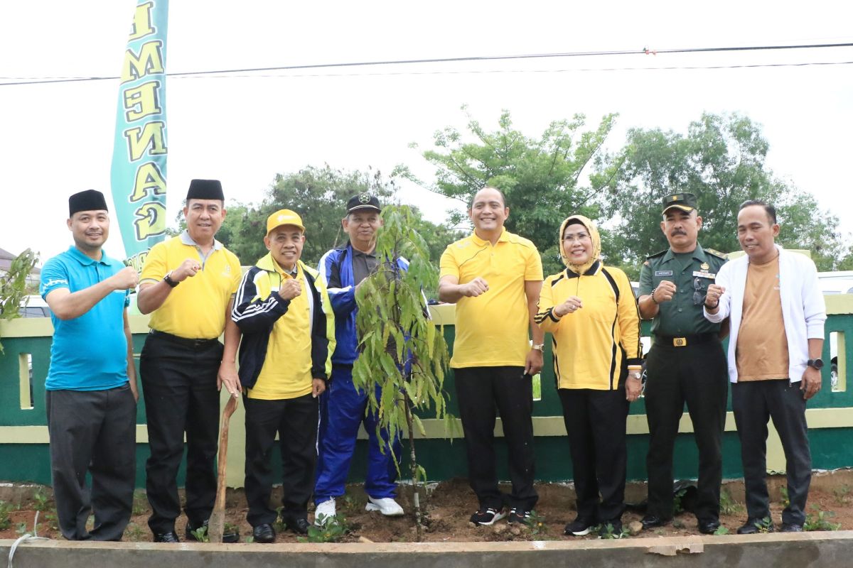 Bupati Ratu Tatu resmikan kantor Kemenag Serang