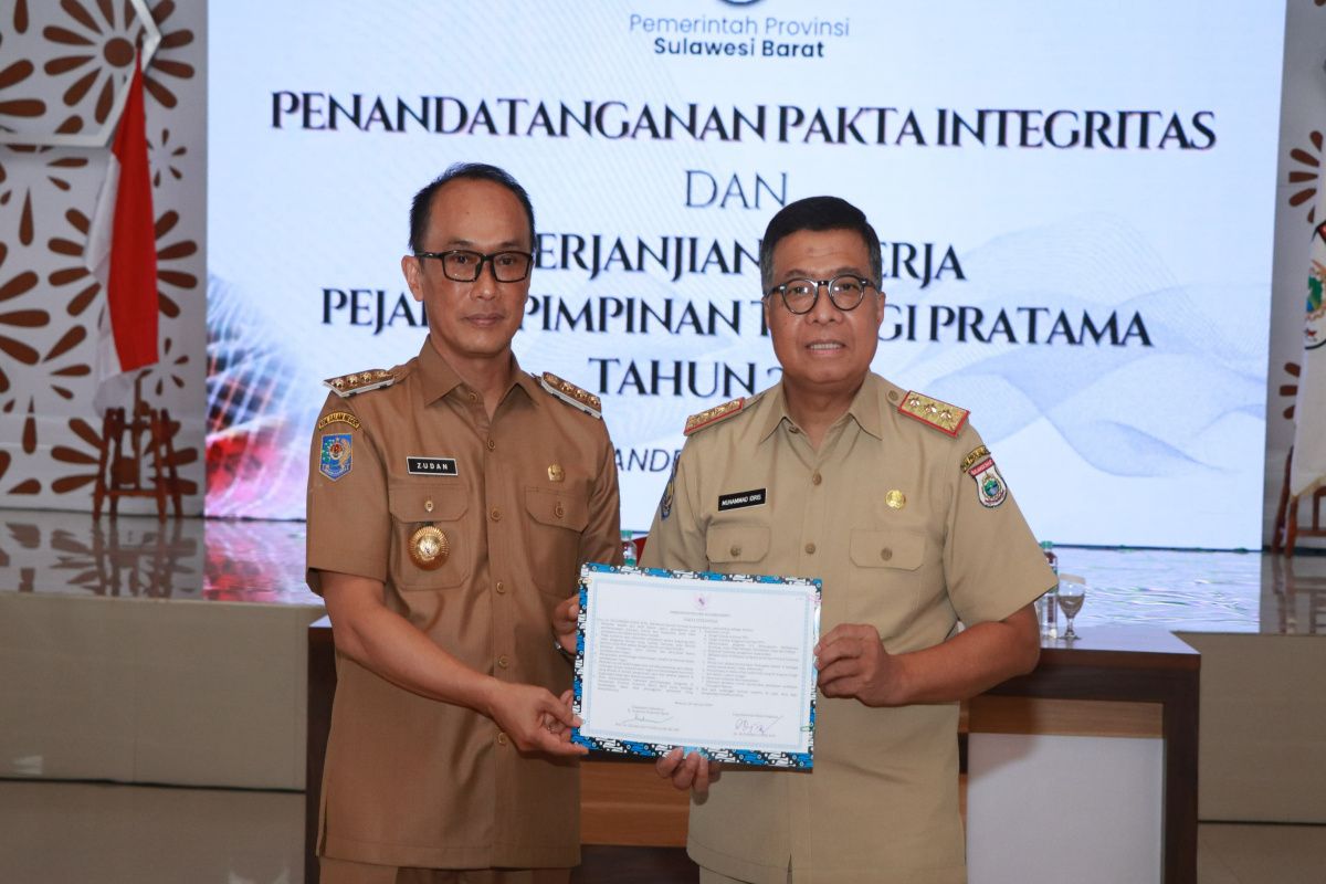 OPD Pemprov Sulbar menandatangani pakta integritas dan perjanjian kinerja