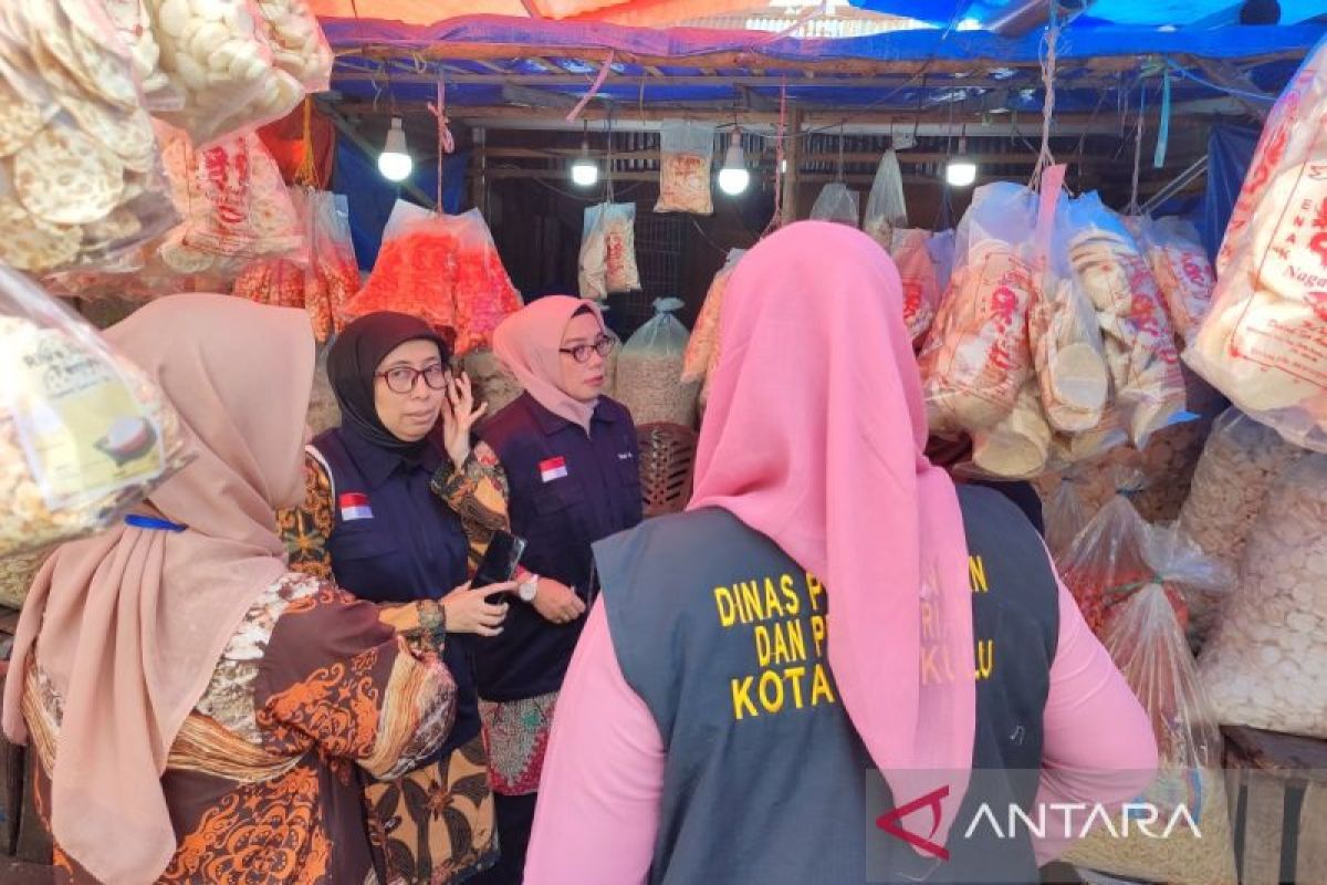 Disperindag Kota Bengkulu cegah peredaran produk kemasan kedaluwarsa