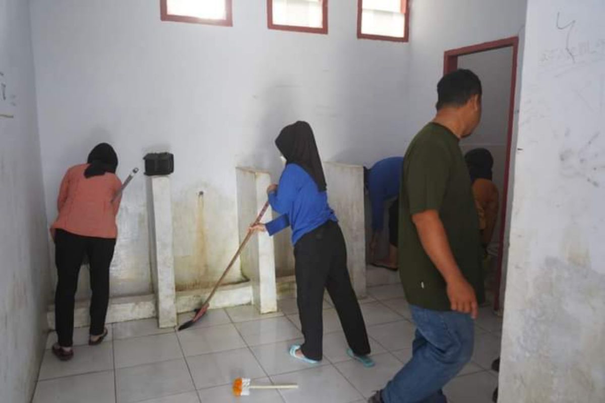 Dinkes Sulbar sosialisasikan toilet bersih