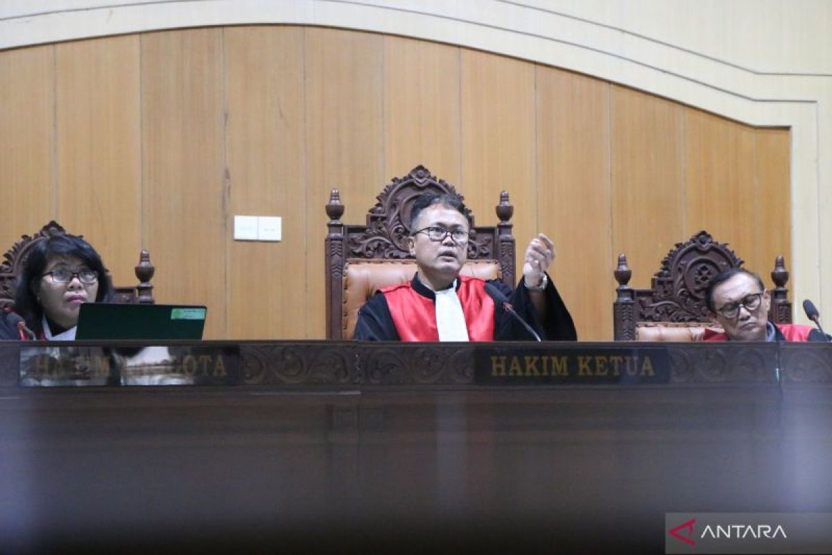 Hakim perkara Perusda Sumbawa Barat meminta Bupati hadir sebagai saksi