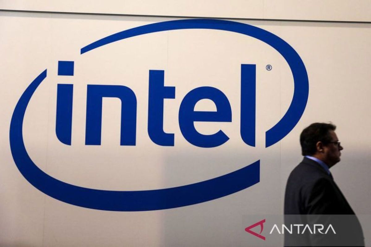Intel tantang Nvidia dan Qualcomm dengan chip "AI PC" untuk mobil