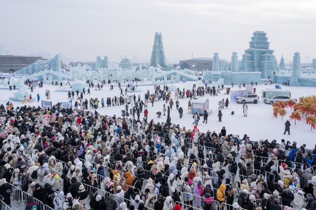 Kota es Harbin China rekam lonjakan wisata saat liburan Tahun Baru
