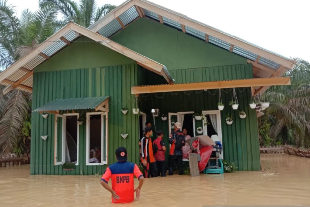Waspada banjir susulan, BPBD: 1.697 KK terdampak banjir di Dharmasraya